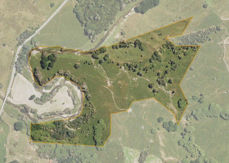 Land lot for Mangaoae 1B