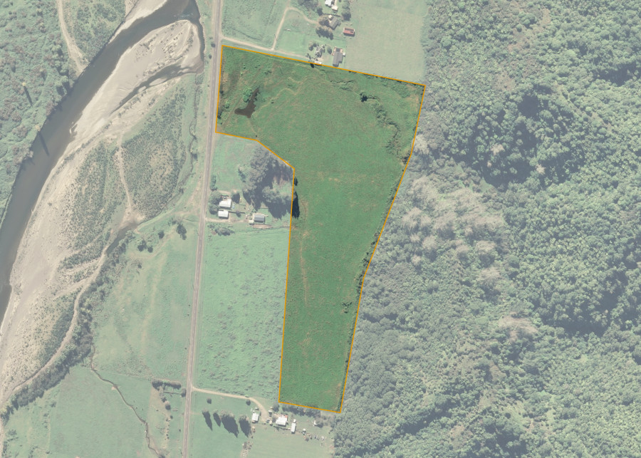 Land lot for Poutere A